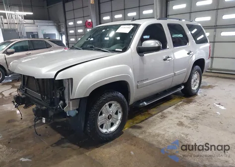 2008 Chevrolet Tahoe Lt из США, поврежденный, VIN 1GNFK13088R238148